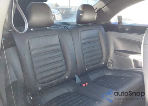 2015 Volkswagen Beetle 2.0T R-Line из США, поврежденный, VIN 3VWVT7AT4FM606001